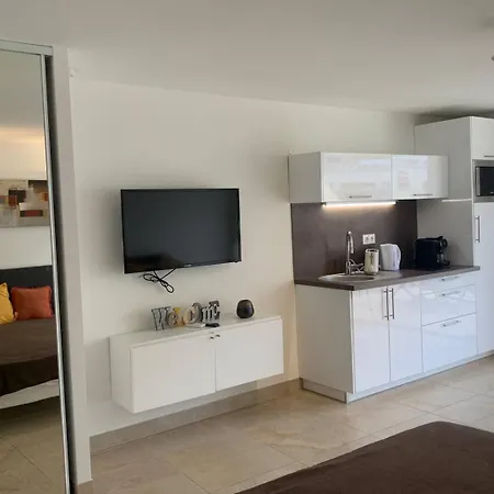 588 2 Pers Heliopolis D Rez-de-chaussee Proche * Agde